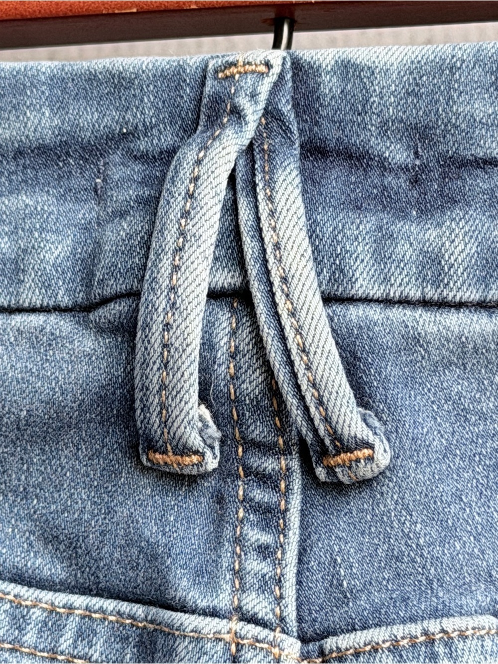Good American Ripped Distressed Skinny Jeans - Medium Wash - Picture 11 of 12